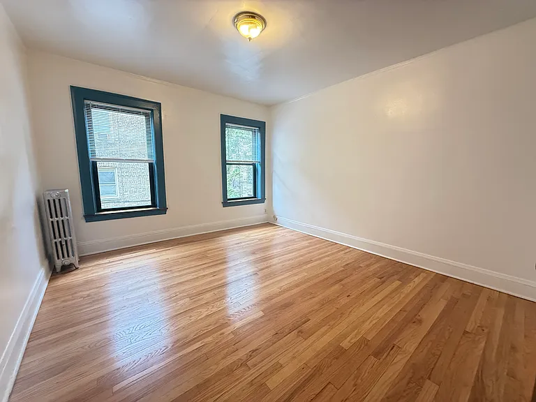 5542 N Artesian Ave #1B — Photo 8