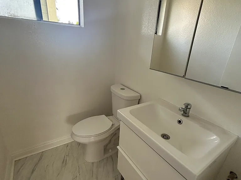 313 E Pine St #9 — Photo 16