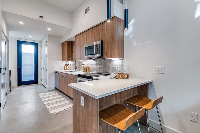 4306 Deere St — Photo 4