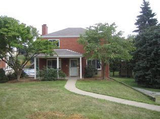 12 Robinhood Rd, Pittsburgh, PA 15220