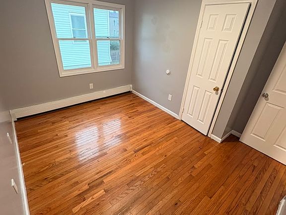3rd image of 20 Clover Pl #2