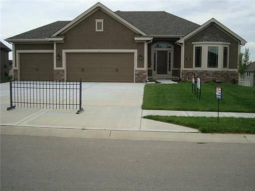 1st image of 3105 NE 91st Pl