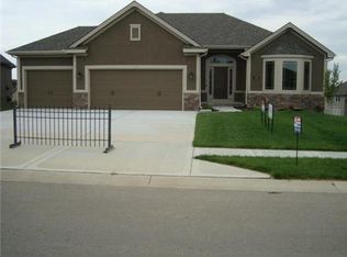 3105 NE 91st Pl, Kansas City, MO 64156