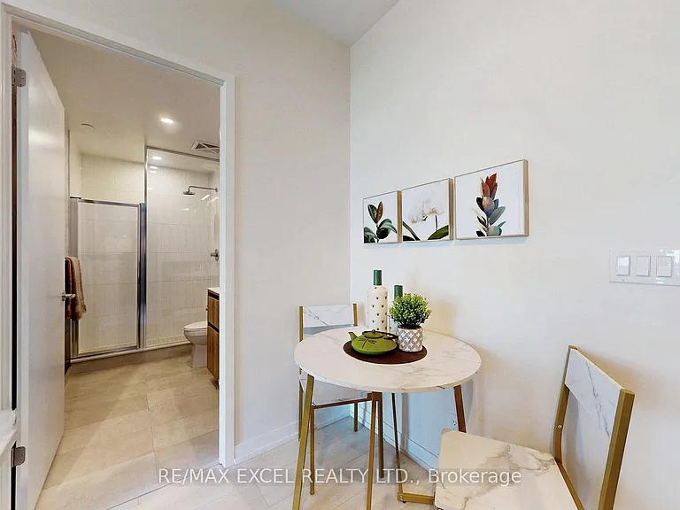 8 Beverley Glen Blvd #802 — Photo 15