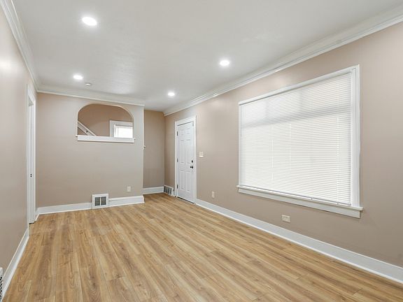 5th image of 12805 Watterson Ave