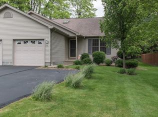 111 Greenbrier Ave, Cortland, OH 44410