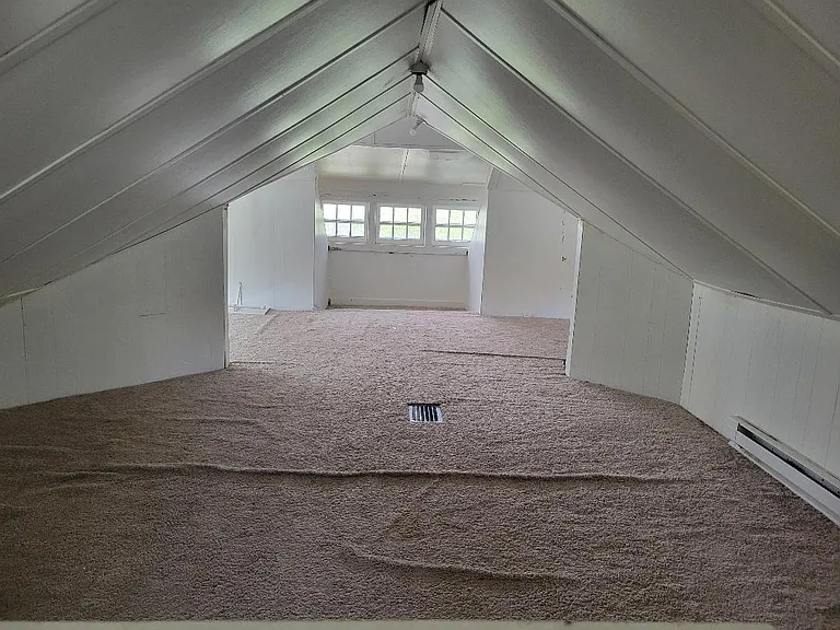 1921 S Rundle Ave — Photo 11