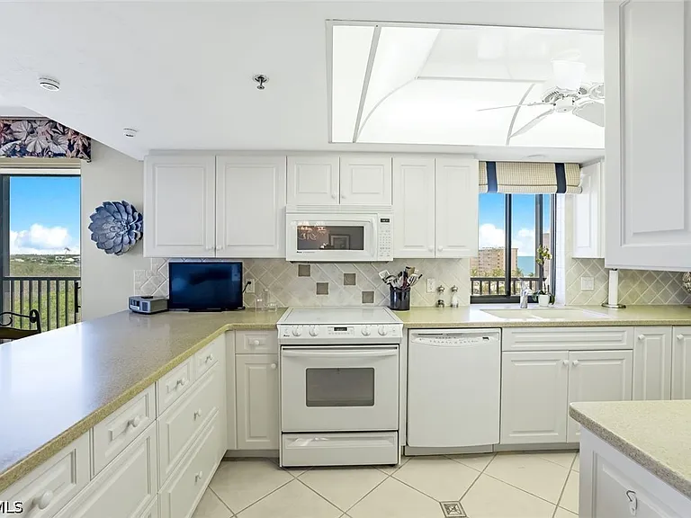 26235 Hickory Blvd #7B — Photo 10