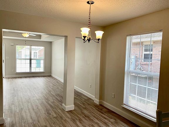 3rd image of 4553 Barrington Ln