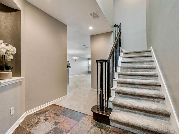 2nd image of 1729 Brookview Dr
