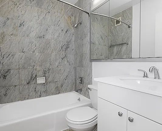 5th image of 245 E 44th St APT 28e