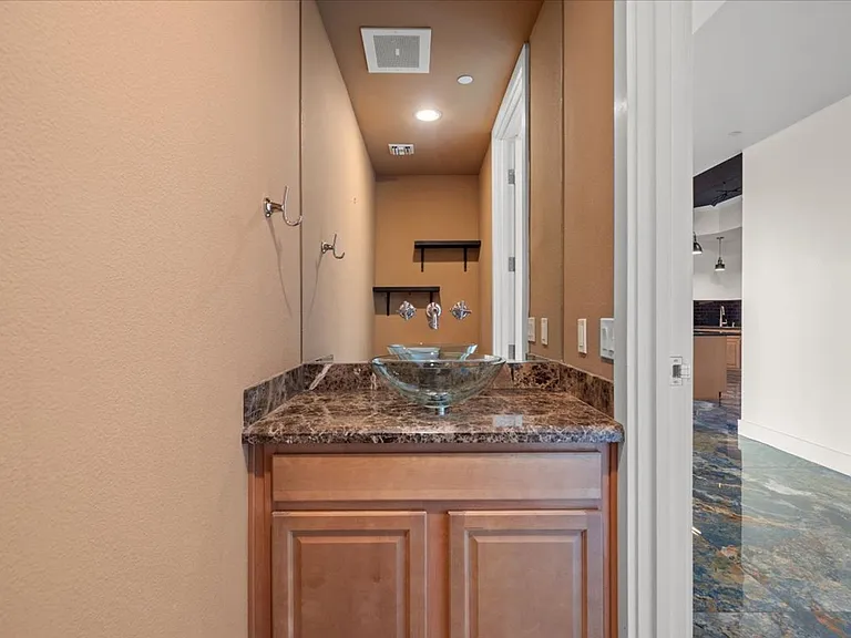 360 E Desert Inn Rd #407 — Photo 33