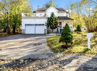 18 Foothill Ave, Budd Lake, NJ 07828
