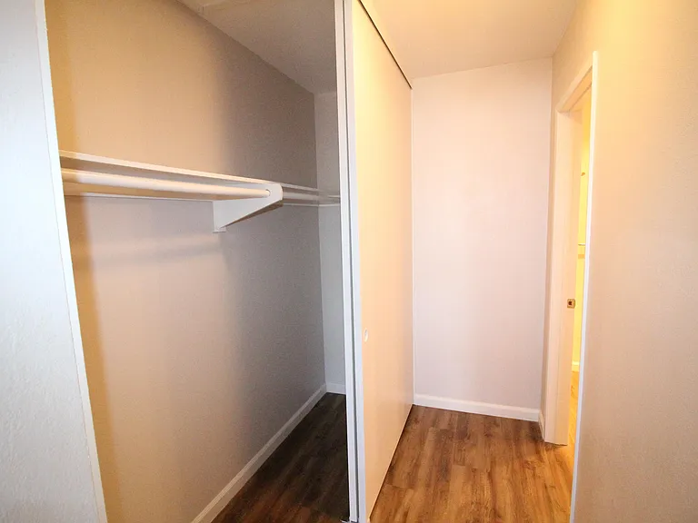 936 Belmont Ave — Photo 45