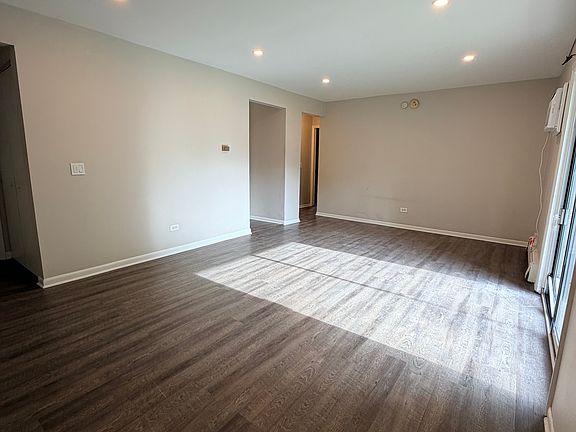 3rd image of 2423 Ogden Ave APT 3
