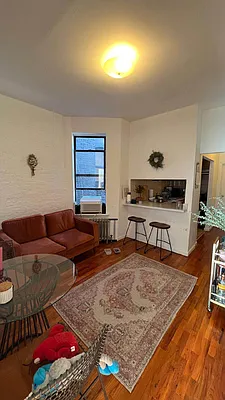 Rented by RC Realty Group of New York Inc | media 11