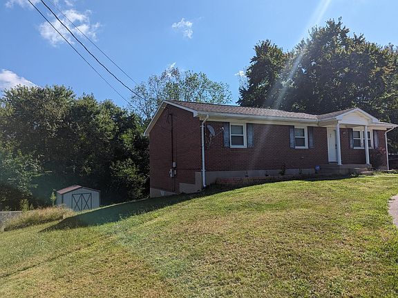 2nd image of 108 Wedgewood Ct