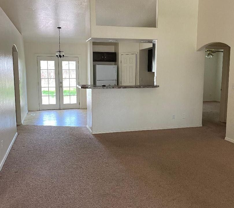 2nd image of 2672 S Stonehedge Dr
