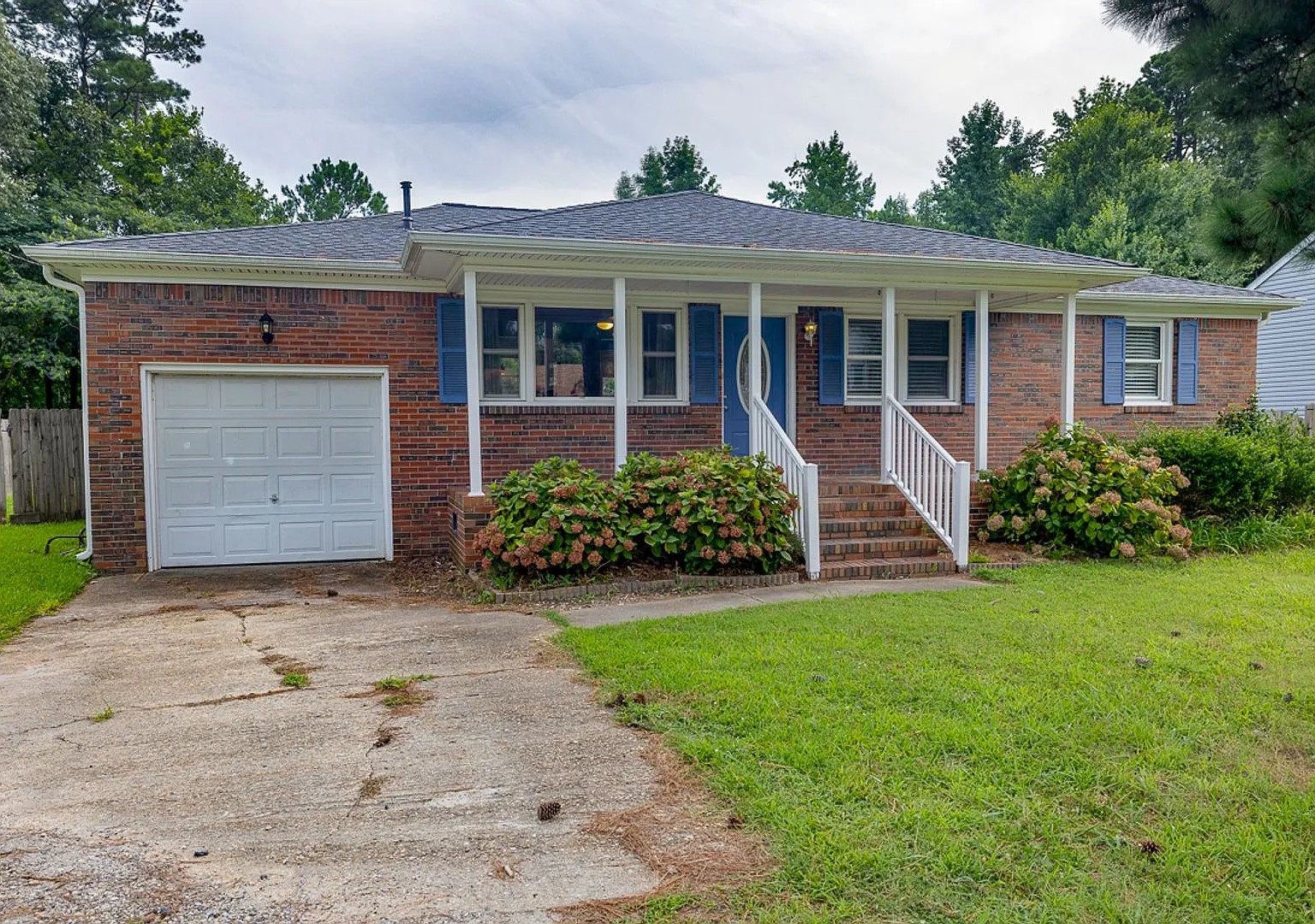 Beautifully maintained 4 bedroom, 2 bath ranch style home in Great Bridge, Chesapeake! — Photo 2