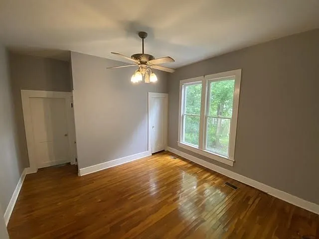 529 W Oak Ave — Photo 6