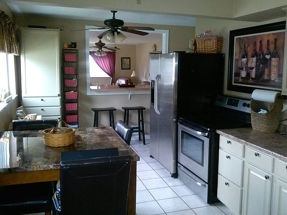 4th image of 20 Wright Ct