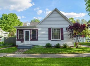 1104 State St, Pekin, IL 61554