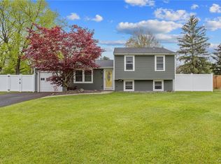 6020 Deer Springs Rd, Cicero, NY 13039