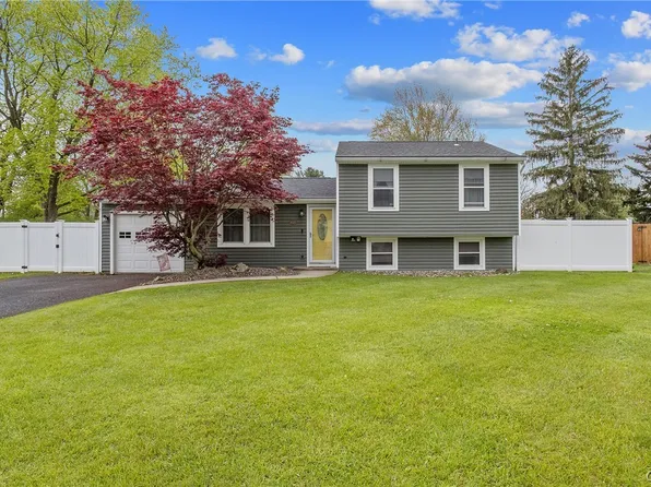 6020 Deer Springs Rd, Cicero, NY 13039