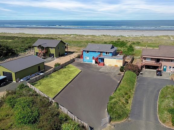 3rd image of 725 Sea Vista Lane