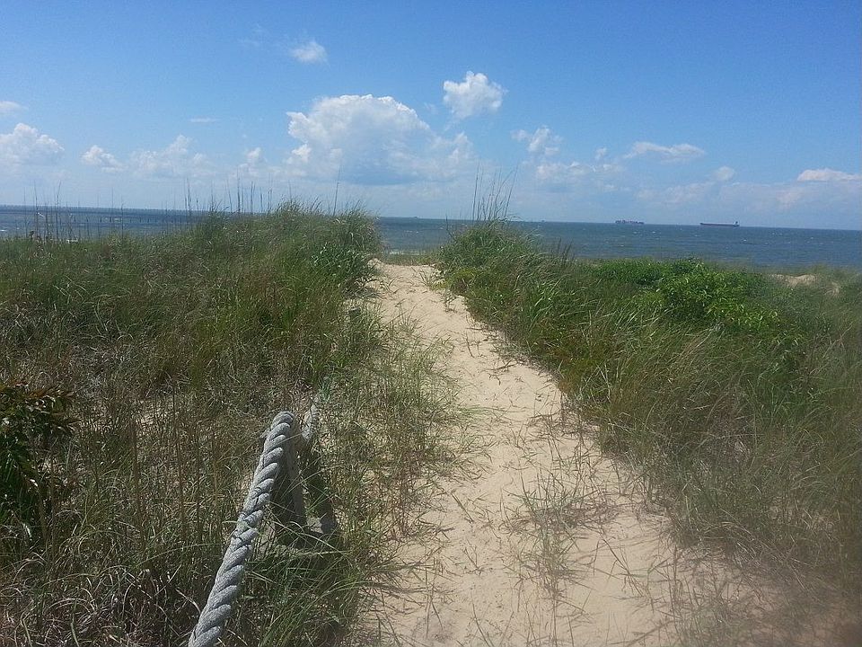 Steps to the beach