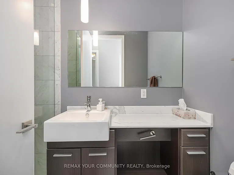 770 Bay St #Penthouse 101 — Photo 23