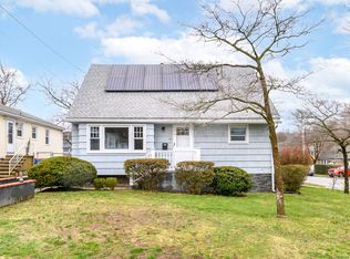 86 Ridgeley Ave, Fairfield, CT 06825