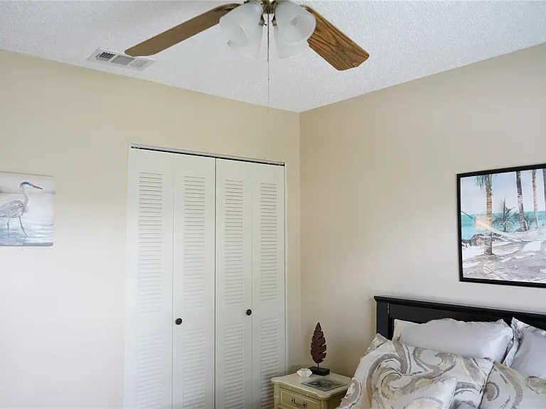 2102 Hereford Dr #513 — Photo 16