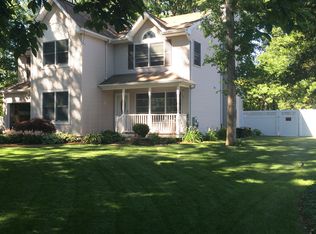 1 White Pine Ct, Huntington Station, NY
