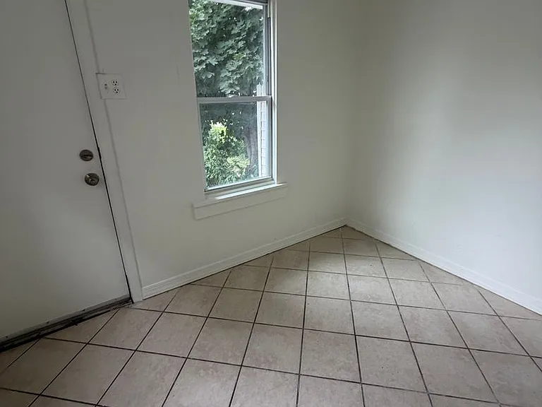 420 Valley Rd — Photo 4