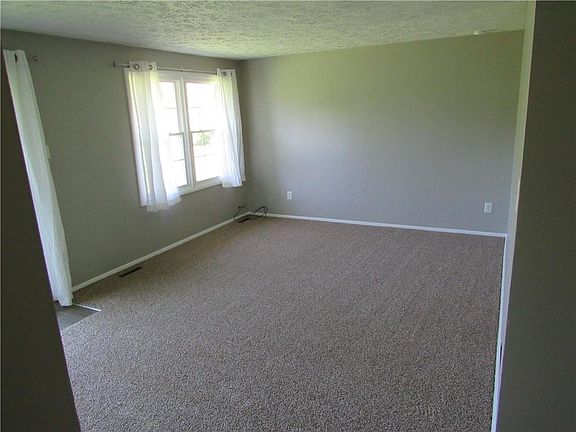 4th image of 2325 John Glenn Ct