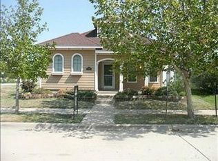 1405 Macon Dr, Aubrey, TX 76227