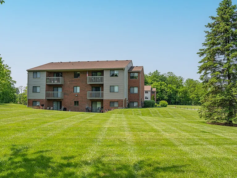 Timber Glen Apartments — Photo 74
