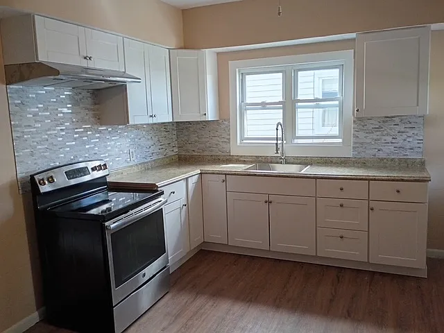 2116-2118 Farr St #1 — Photo 2