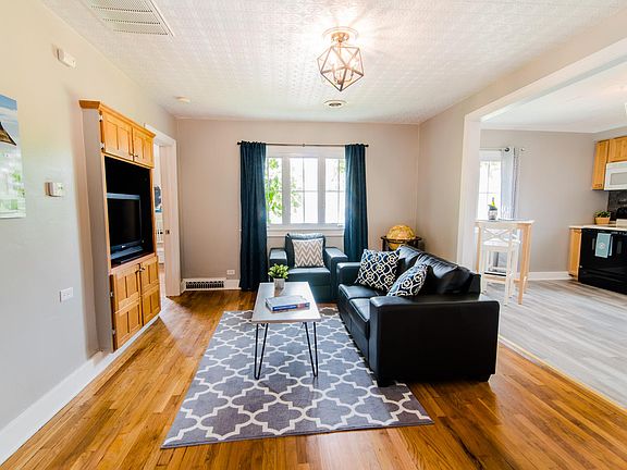 4th image of 427 Thomas St SE #2