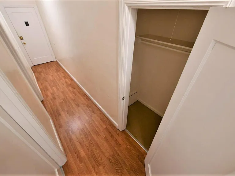 243 Athol Ave #15 — Photo 7