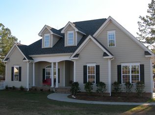 7401 Pine Summit Dr, Fuquay Varina, NC 27526