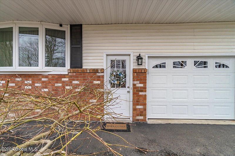 2nd image of 168 Dahlia Street