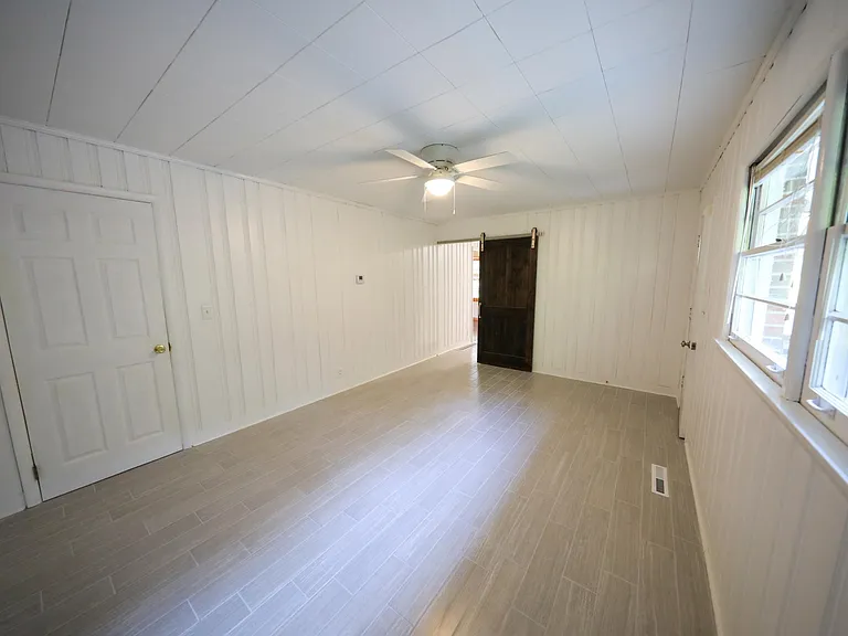684 Valley Rd — Photo 19