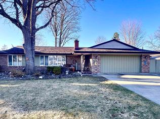 4749 Century Dr, Saginaw, MI 48638