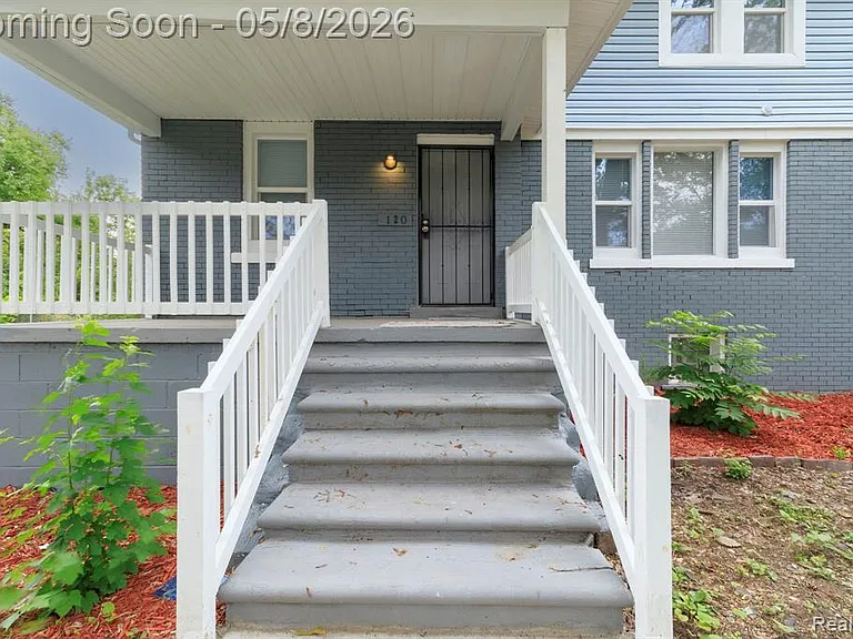 120 Woodland St — Photo 4