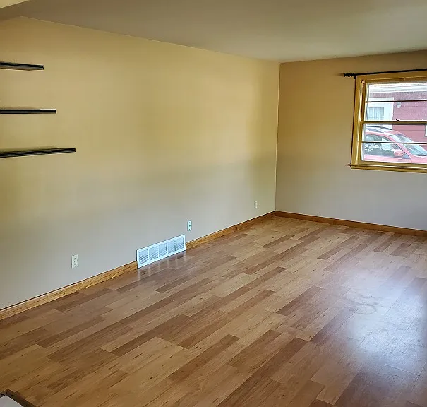 1163 Higgins Ave — Photo 22