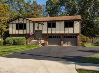 17 Notchwood Rd, Butler, NJ 07405