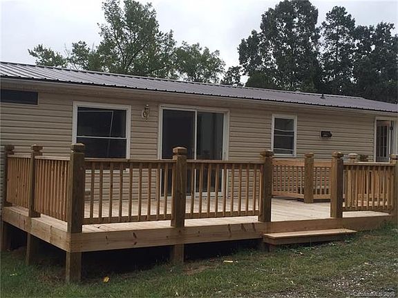 3rd image of 130 Pineview Cir
