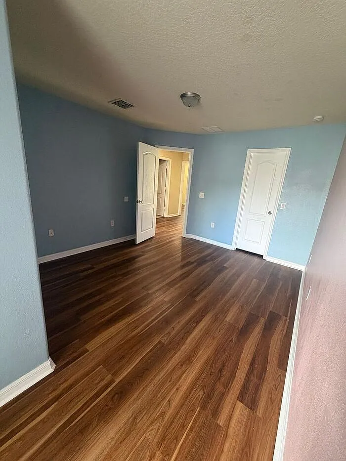 3 bed, 2.5 bath, 1600 sqft, $1,950 — Photo 3